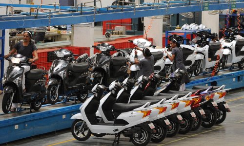 Photo: SAM PANTHAKY/AFP via Getty Images