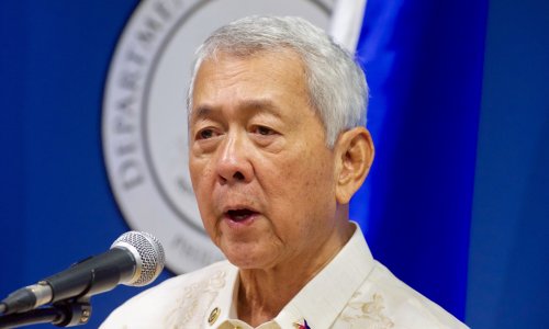 Photo credit: Wikimedia from https://en.wikipedia.org/wiki/Perfecto_Yasay_Jr.#/media/File:Philippines_Foreign_Secretary_Yasay_Addresses_Reporters_at_a_News_Conference_(28502880421).jpg