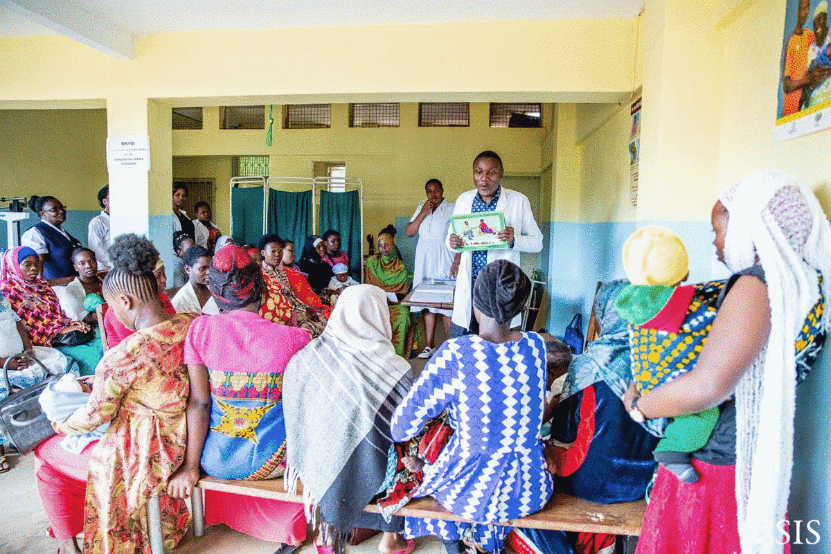 A group Mothers with their babies are given knowledge in hospital area